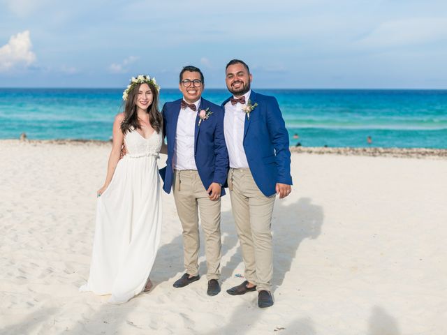 La boda de Jonhatan y Roberto en Cancún, Quintana Roo 35