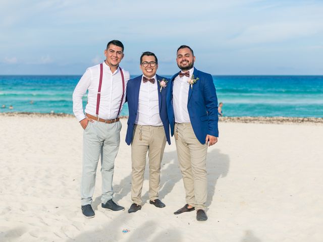 La boda de Jonhatan y Roberto en Cancún, Quintana Roo 36