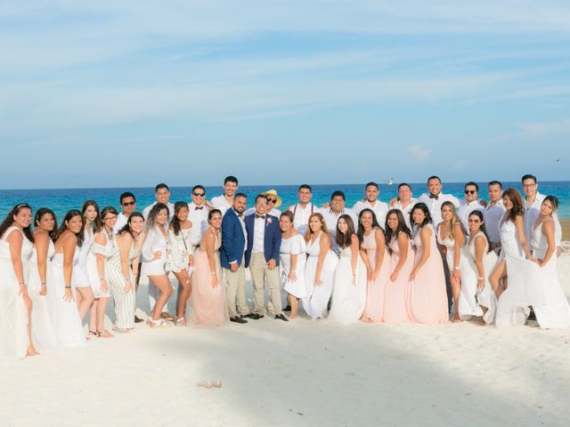 La boda de Jonhatan y Roberto en Cancún, Quintana Roo 39