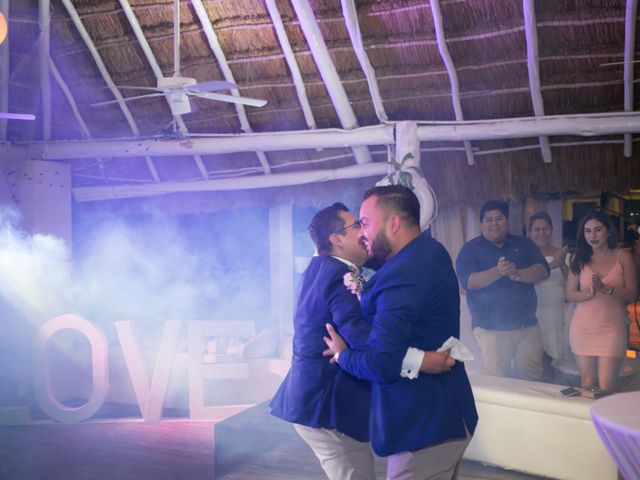 La boda de Jonhatan y Roberto en Cancún, Quintana Roo 47