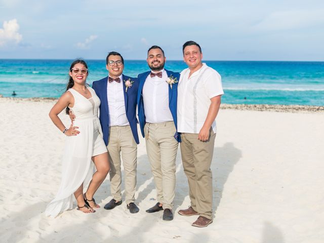 La boda de Jonhatan y Roberto en Cancún, Quintana Roo 79