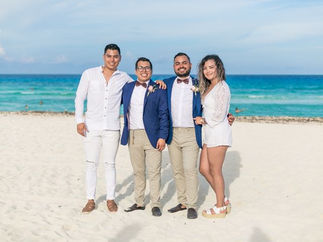 La boda de Jonhatan y Roberto en Cancún, Quintana Roo 82