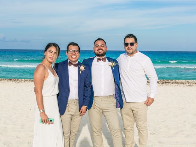 La boda de Jonhatan y Roberto en Cancún, Quintana Roo 88