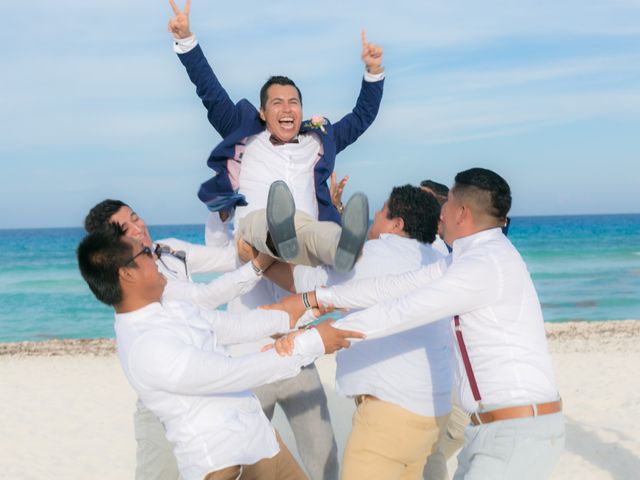 La boda de Jonhatan y Roberto en Cancún, Quintana Roo 91