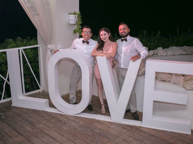 La boda de Jonhatan y Roberto en Cancún, Quintana Roo 98