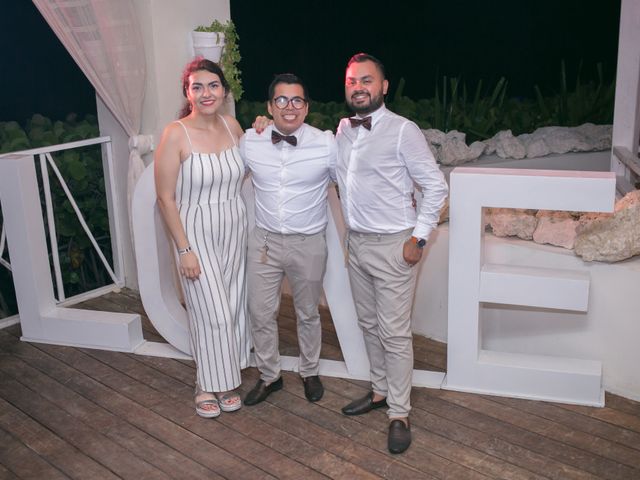 La boda de Jonhatan y Roberto en Cancún, Quintana Roo 103