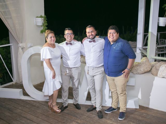La boda de Jonhatan y Roberto en Cancún, Quintana Roo 106