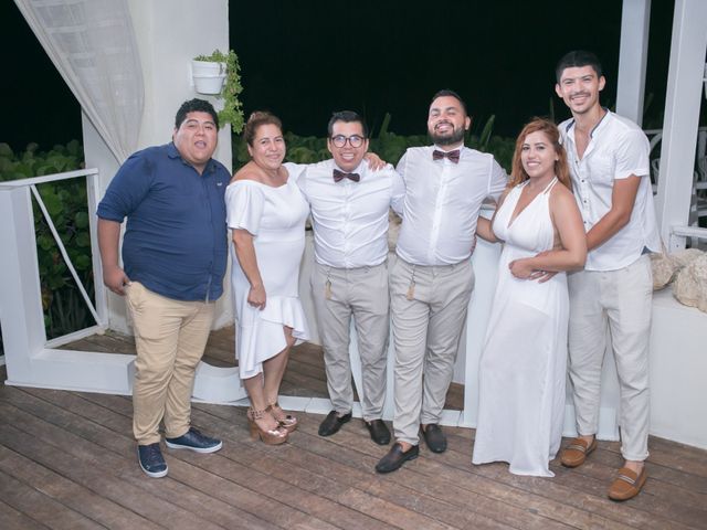 La boda de Jonhatan y Roberto en Cancún, Quintana Roo 107