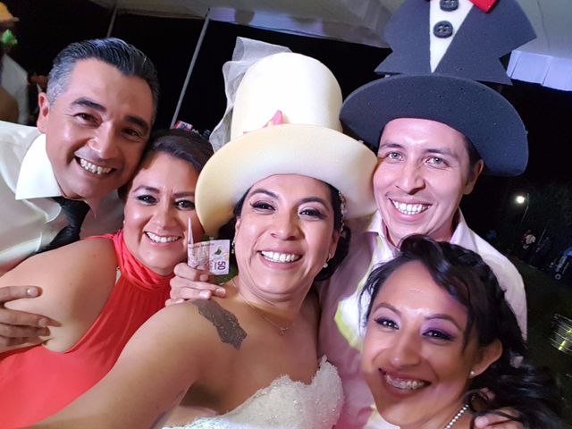 La boda de Carlos y Laura en Tepotzotlán, Estado México 2