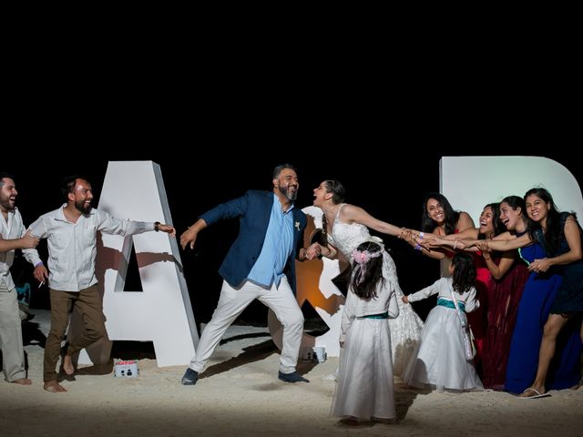 La boda de Rafael y Ariadna en Cancún, Quintana Roo 37