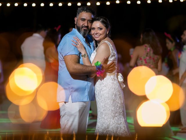 La boda de Rafael y Ariadna en Cancún, Quintana Roo 43