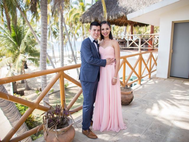 La boda de César  y Karen Stephania  en Puerto Vallarta, Jalisco 32