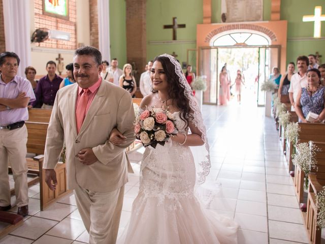 La boda de César  y Karen Stephania  en Puerto Vallarta, Jalisco 41