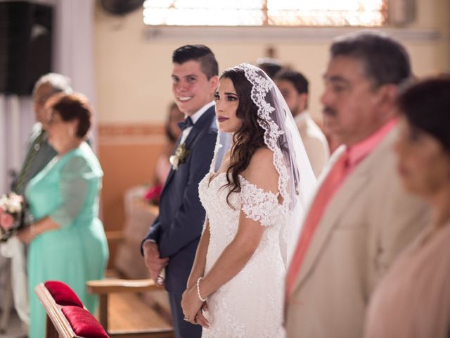 La boda de César  y Karen Stephania  en Puerto Vallarta, Jalisco 46