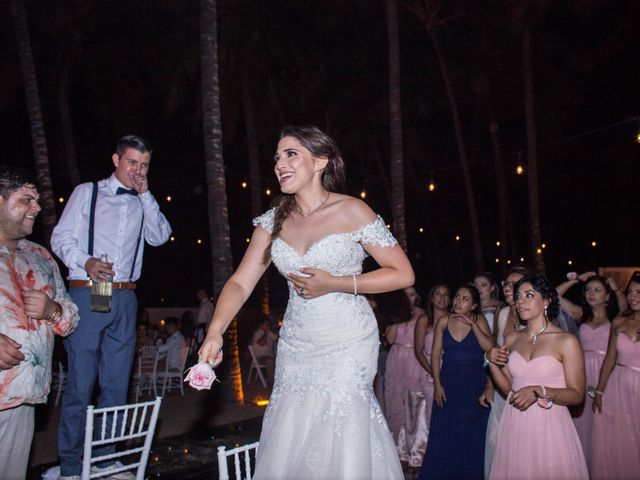 La boda de César  y Karen Stephania  en Puerto Vallarta, Jalisco 58