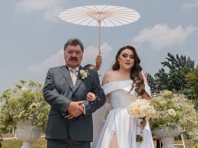 La boda de Víctor Rencillas y Marifer en Tlaxcala, Tlaxcala 33