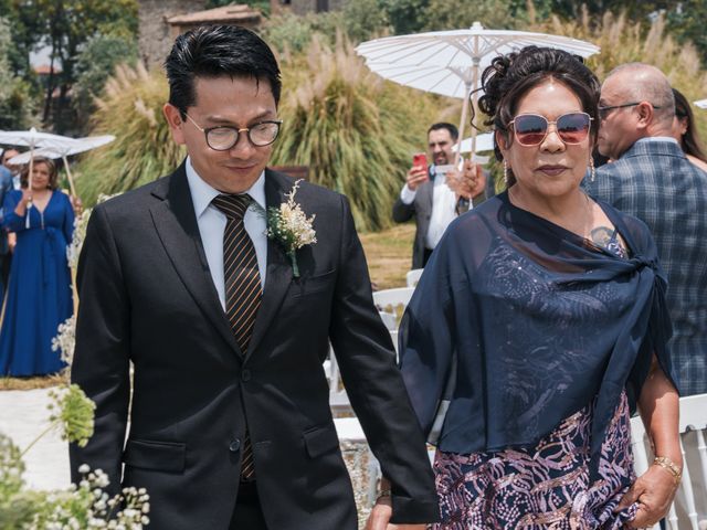 La boda de Víctor Rencillas y Marifer en Tlaxcala, Tlaxcala 35