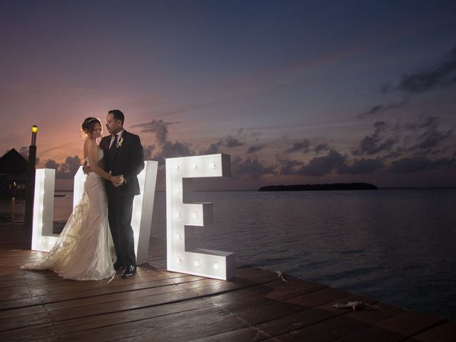 La boda de Alejandro y Elena en Cancún, Quintana Roo 21