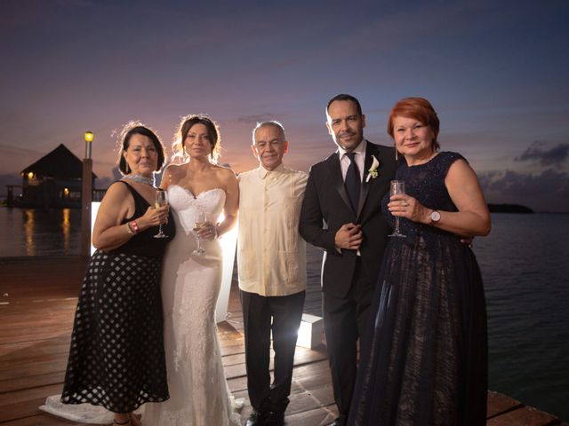 La boda de Alejandro y Elena en Cancún, Quintana Roo 26