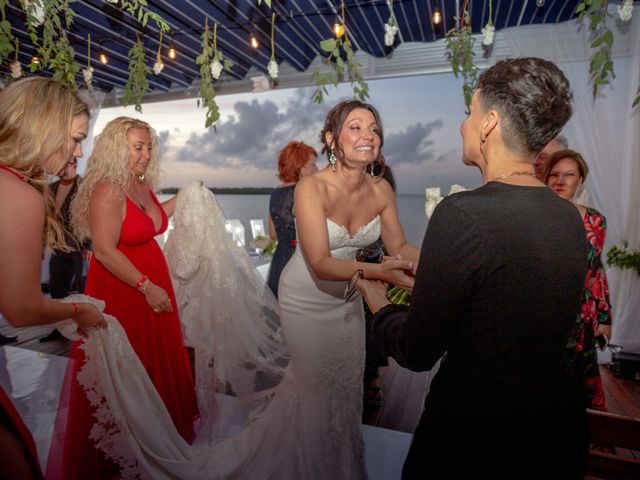 La boda de Alejandro y Elena en Cancún, Quintana Roo 42