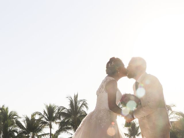 La boda de Gerardo y Elizabeth en Puerto Vallarta, Jalisco 11