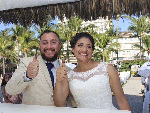 La boda de Gerardo y Elizabeth en Puerto Vallarta, Jalisco 17