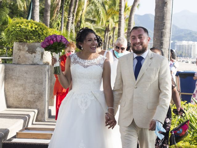 La boda de Gerardo y Elizabeth en Puerto Vallarta, Jalisco 22