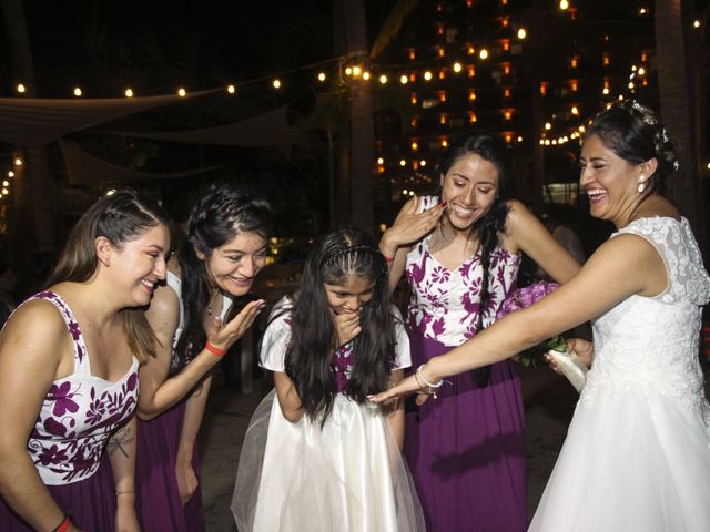 La boda de Gerardo y Elizabeth en Puerto Vallarta, Jalisco 25