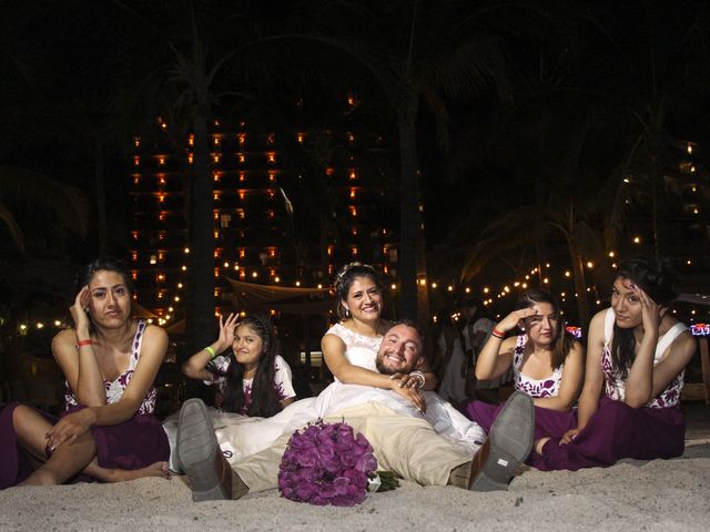 La boda de Gerardo y Elizabeth en Puerto Vallarta, Jalisco 28