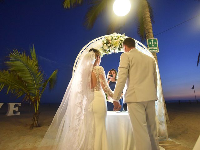 La boda de Roberto y Gaby en Mazatlán, Sinaloa 32
