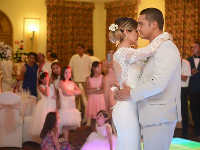 La boda de Roberto y Gaby en Mazatlán, Sinaloa 36