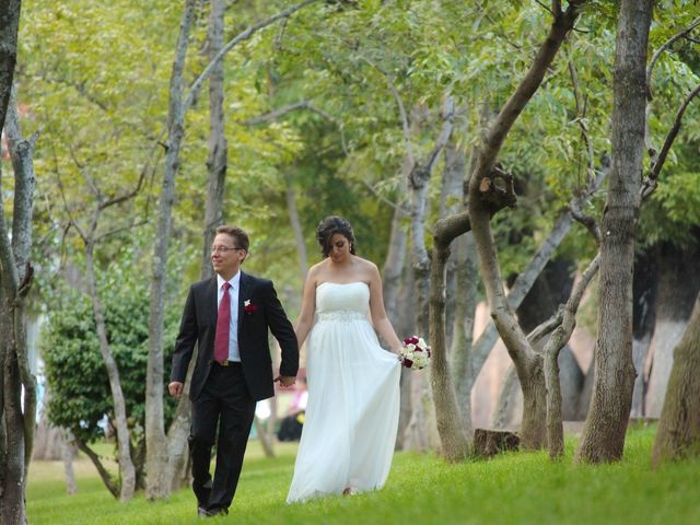 La boda de Alberto y Rosalba en Morelia, Michoacán 13