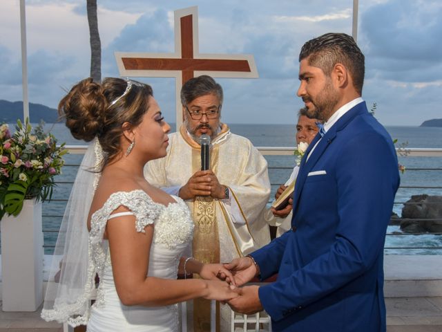 La boda de Luis y Berenice en Acapulco, Guerrero 20