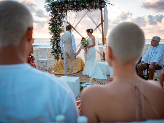 La boda de Warren y Iris en Acapulco, Guerrero 23