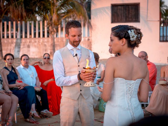 La boda de Warren y Iris en Acapulco, Guerrero 32