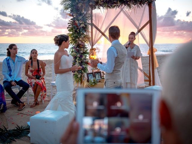 La boda de Warren y Iris en Acapulco, Guerrero 33