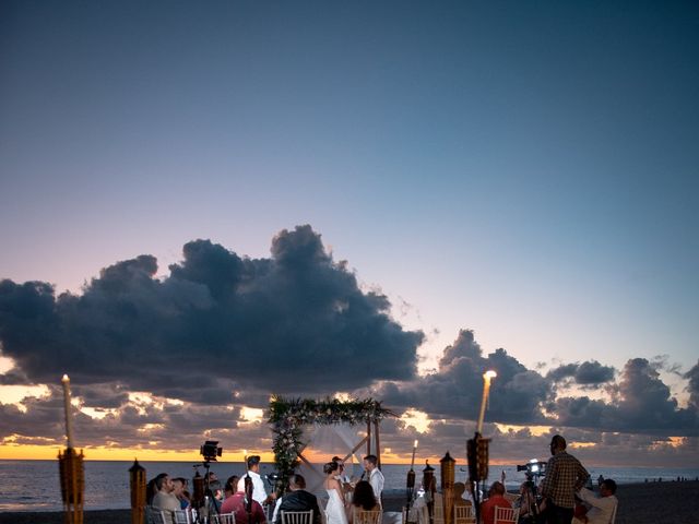 La boda de Warren y Iris en Acapulco, Guerrero 42