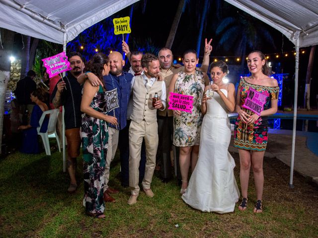 La boda de Warren y Iris en Acapulco, Guerrero 54