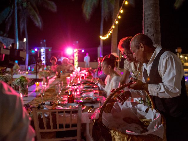 La boda de Warren y Iris en Acapulco, Guerrero 63