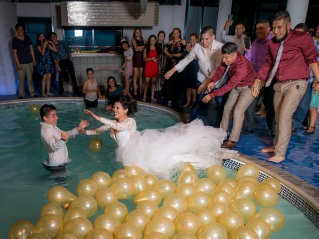 La boda de Mario y Yahaira  en Tijuana, Baja California 57