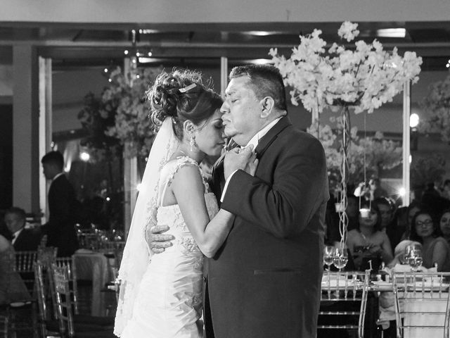 La boda de Marco Antonio y Bertha Elizabeth en Monterrey, Nuevo León 23