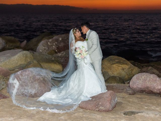 La boda de Christian y Maggie en Puerto Vallarta, Jalisco 19