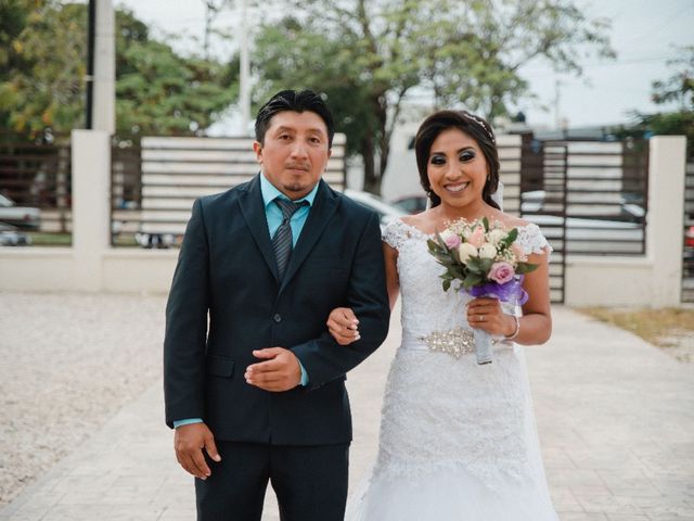 La boda de Christian  y Virginia  en Campeche, Campeche 2