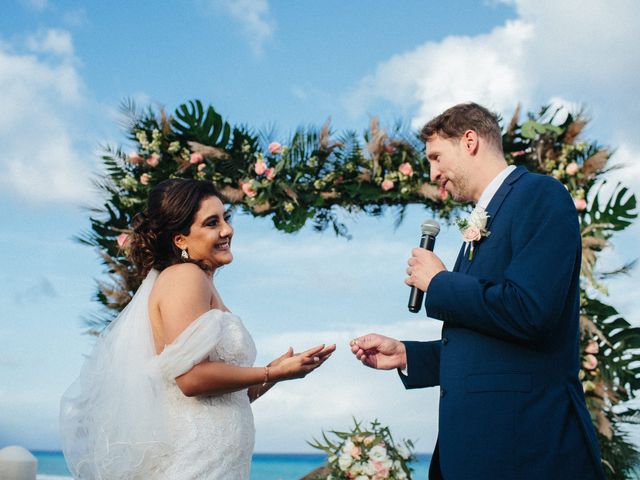 La boda de Kenny y Paulina en Cancún, Quintana Roo 33