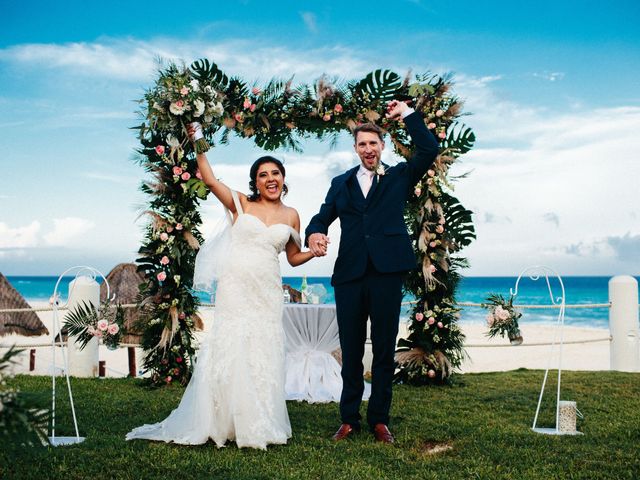 La boda de Kenny y Paulina en Cancún, Quintana Roo 34