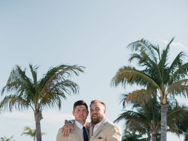 La boda de Kristofer y Allie en Cancún, Quintana Roo 33