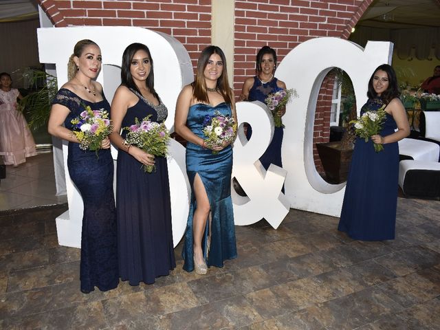 La boda de Carlos  y Bety  en León, Guanajuato 48