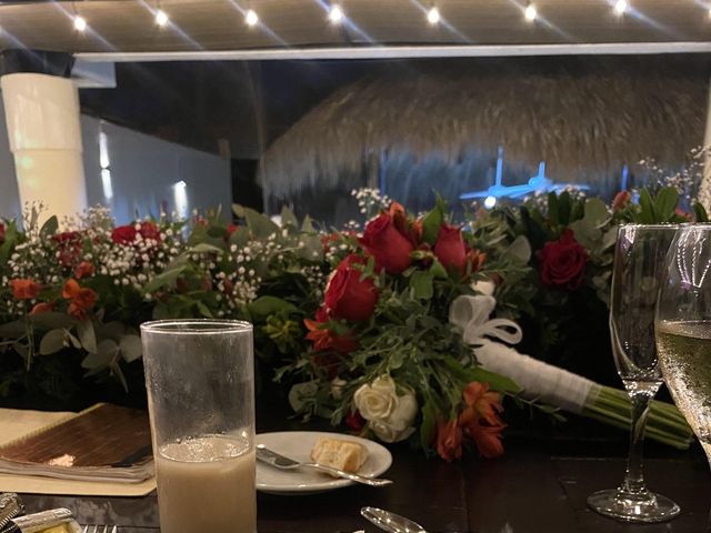 La boda de Miguel y Paulina en Ixtapa Zihuatanejo, Guerrero 4