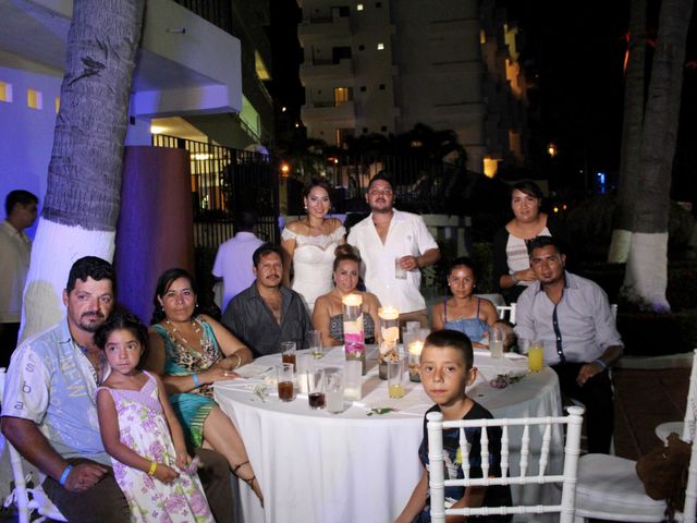 La boda de Hugo y Mayra en Puerto Vallarta, Jalisco 15