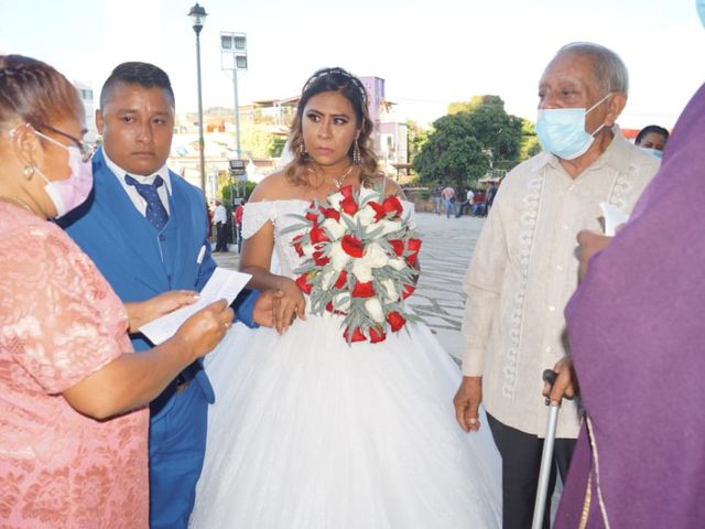 La boda de Amador y Angelita en Ometepec, Guerrero 2